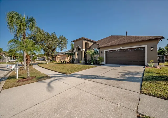 4th image of 10126 Londonshire Ln, Tampa, FL 33647 | MLS# TB8337151