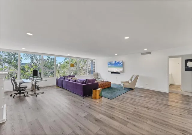5th image of 100 Sands Point Rd #323, Longboat Key, FL 34228 | MLS# A4635400