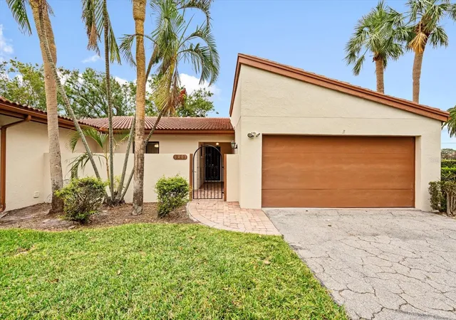 Photo 1 of Condo for sale at 6401 Pelican Dr #80A, Bradenton, FL 34210 | MLS# A4635462 | Listing updated on 2026-10-01