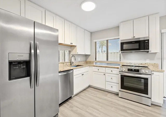 Photo 4 of Condo for sale at 6401 Pelican Dr #80A, Bradenton, FL 34210 | MLS# A4635462 | Listing updated on 2026-10-01