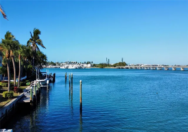 Photo 4 of Land for sale at 109 N Warbler Ln, Sarasota, FL 34236 | MLS# A4635678 | Listing updated on 2026-02-03
