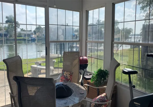 24th image of 11185 5th St E, Treasure Island, FL 33706 | MLS# TB8338461