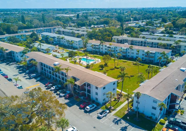 29th image of 1853 Restful Dr #L2, Bradenton, FL 34207 | MLS# A4635868