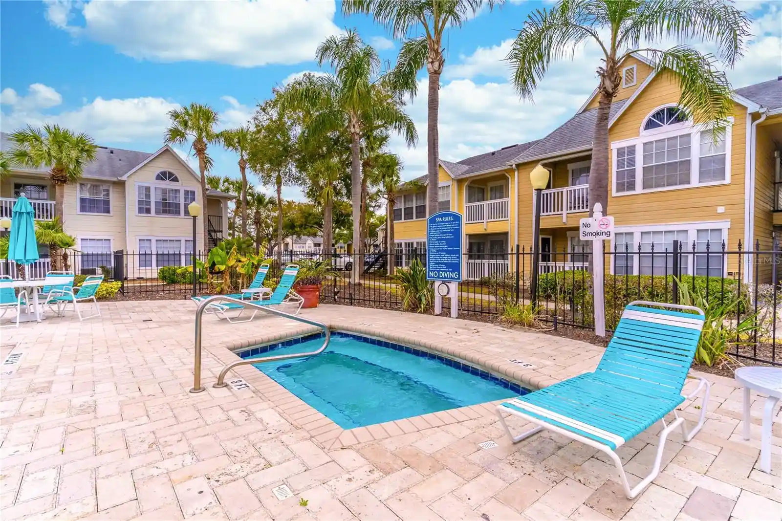 Listing Photo 2 - Condo for sale in 1057 S Hiawassee Rd located at 1057 S Hiawassee Rd, Orlando, FL 32835 - Unit #1911