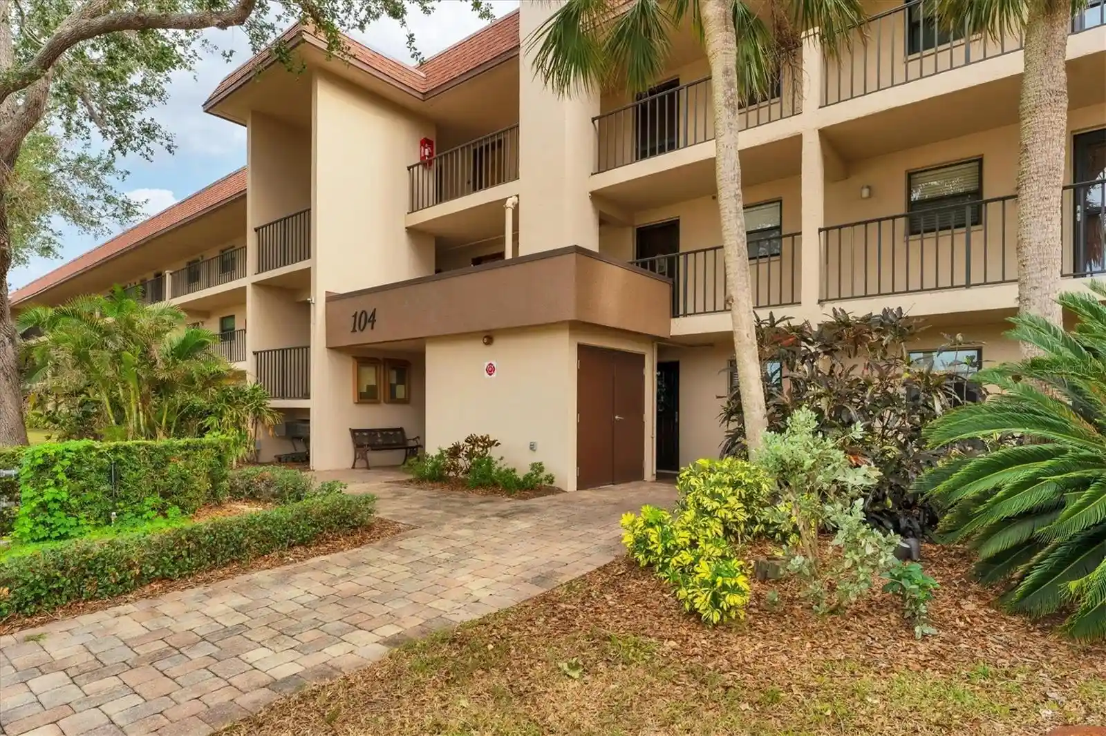 Listing Photo 1 - Condo for sale in 104 Capri Isles Blvd located at 104 Capri Isles Blvd, Venice, FL 34292 - Unit #112