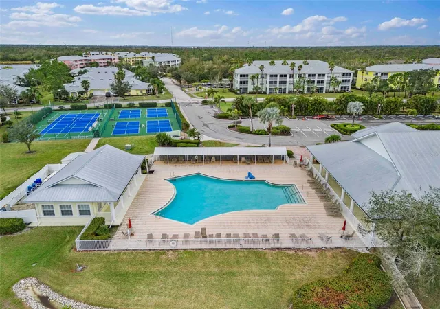 2nd image of 2121 Heron Lake Dr #301, Punta Gorda, FL 33983 | MLS# D6140133