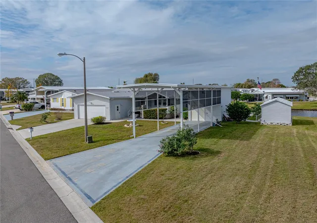 3rd image of 5148 Island View Cir N, Polk City, FL 33868 | MLS# P4933401