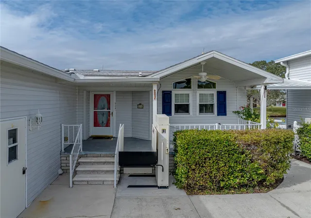 5th image of 5148 Island View Cir N, Polk City, FL 33868 | MLS# P4933401