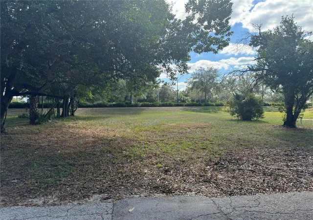 1st image of 515 W Magnolia St, Lakeland, FL 33815 | MLS# P4933408