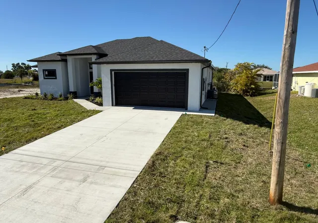 4th image of 1320 Ne 14Th Ave, Cape Coral, FL 33909 | MLS# S5118952