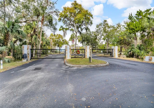 3rd image of 11961 W Edgeview Ct #11961, Crystal River, FL 34429 | MLS# TB8341441