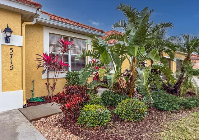 Photo 4 of House for sale at 5715 Spanish Point Ct, Palmetto, FL 34221 | MLS# A4637213 | Listing updated on 2026-08-03