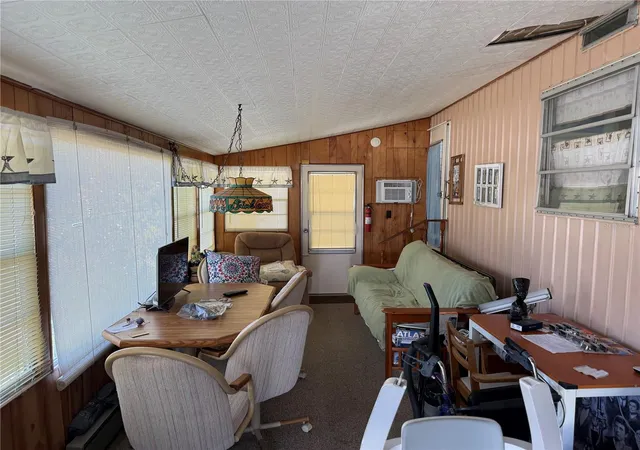 Photo 4 of Manufactured home for sale at 37402 Hammond Dr, Zephyrhills, FL 33541 | MLS# TB8341971 | Listing updated on 2026-08-26