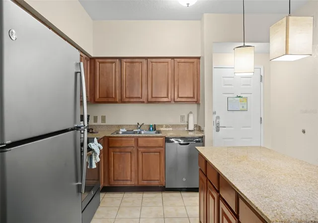 4th image of 12538 Floridays Resort Dr #411, Orlando, FL 32821 | MLS# S5119136