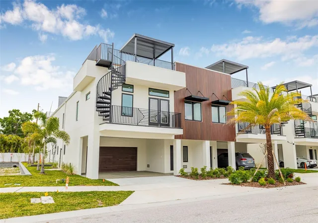Homes for sale in St Petersburg, FL | 484 87Th Avenue North, St Petersburg, FL 33702 | MLS# TB8342595
