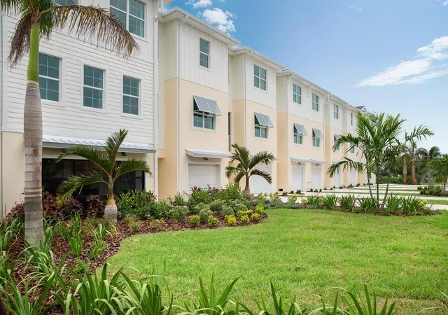 Photo 1 of Sale Pending at 7350 Marathon Dr, Seminole, FL 33777 | MLS# A4637549 | Listing updated on 2026-08-12