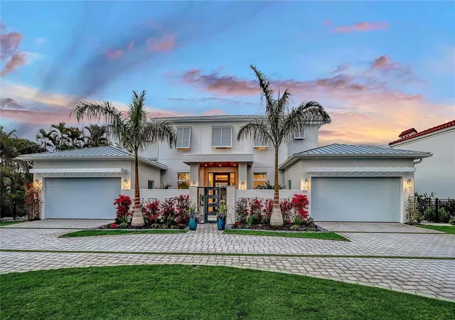Photo 1 of Single family home for sale at 1521 S Lake Shore Dr, Sarasota, FL 34231 | MLS# A4637673 | Listing updated on 2026-09-16