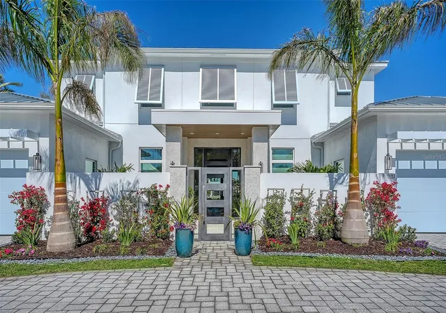 Photo 4 of Single family home for sale at 1521 S Lake Shore Dr, Sarasota, FL 34231 | MLS# A4637673 | Listing updated on 2026-09-16