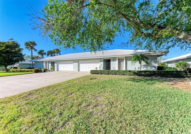 Listing Photo 5 - Condo for sale in building located at 6704 11Th Ave W, BRADENTON, FL 34209