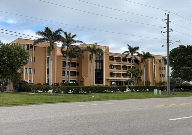 Photo 1 of Condo for sale at 1601 Park Beach Cir #125/11, Punta Gorda, FL 33950 | MLS# C7504106 | Listing updated on 2026-07-30