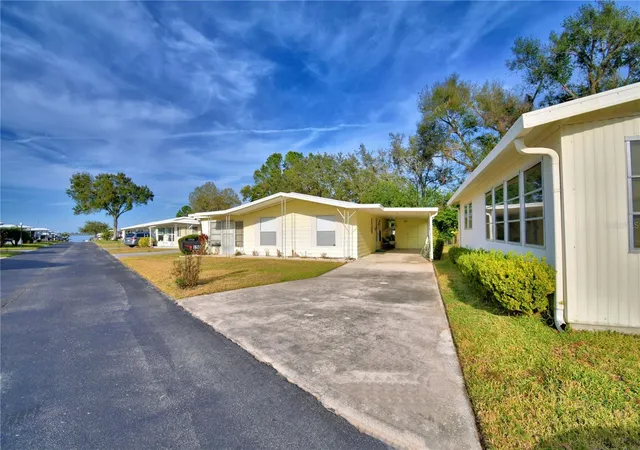 Homes for sale in Auburndale, FL | 150 Holiday Ln, Auburndale, FL 33823 | MLS# P4933546