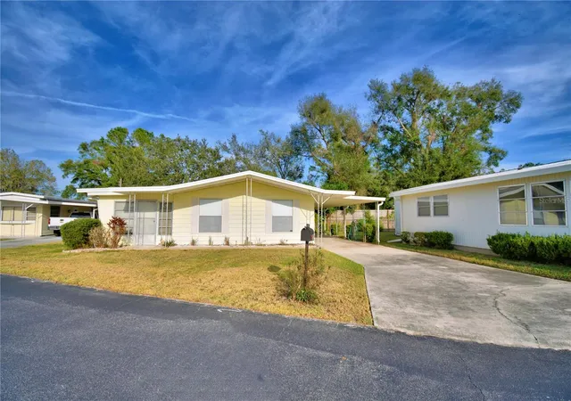 Homes for sale in Auburndale, FL | 150 Holiday Ln, Auburndale, FL 33823 | MLS# P4933546