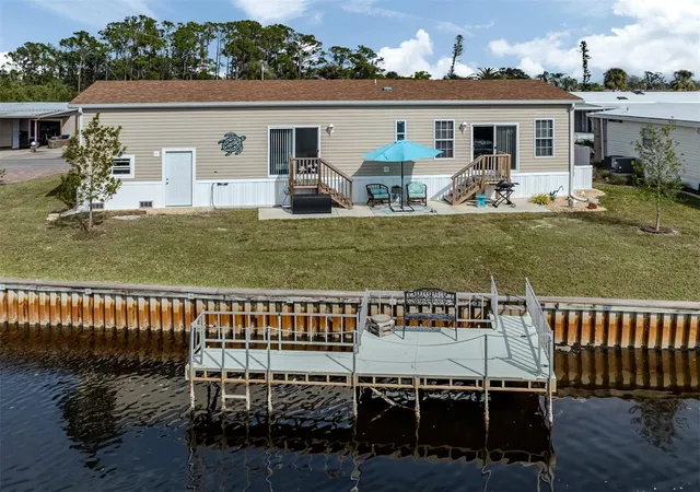 Photo 3 of Manufactured home for sale at 106 Is Point Rd, North Port, FL 34287 | MLS# N6136916 | Listing updated on 2026-08-04