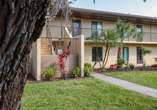 2nd image of 4072 Oakview Dr #C8, Punta Gorda, FL 33980 | MLS# D6140441