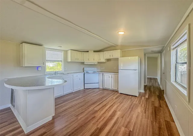 2nd image of 2218 Ellie Rd #1, Auburndale, FL 33823 | MLS# B4901821