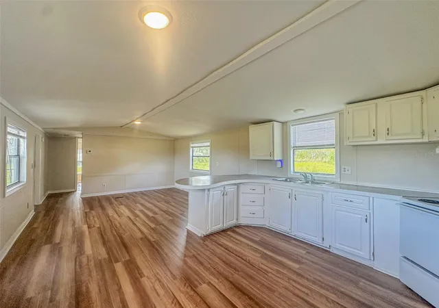 3rd image of 2218 Ellie Rd #1, Auburndale, FL 33823 | MLS# B4901821