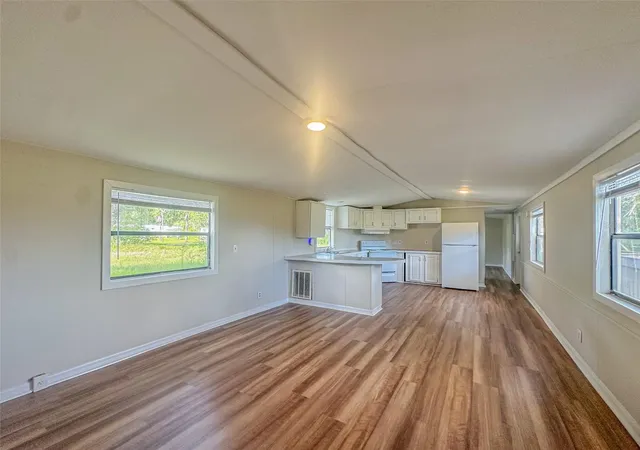 4th image of 2218 Ellie Rd #1, Auburndale, FL 33823 | MLS# B4901821