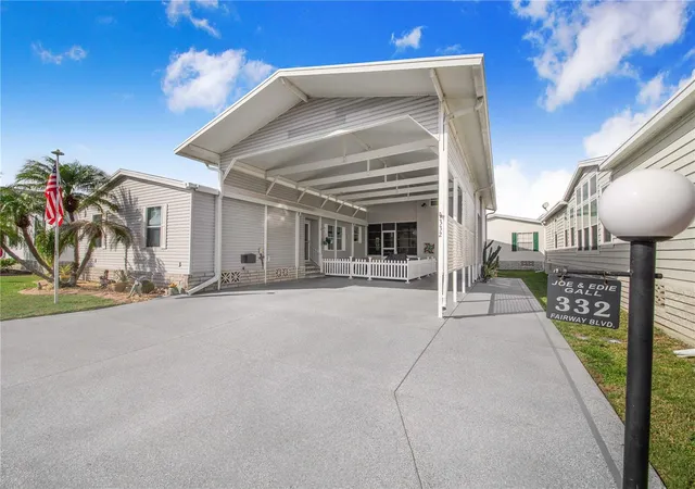 4th image of 332 Fairway Blvd, Frostproof, FL 33843 | MLS# P4933597