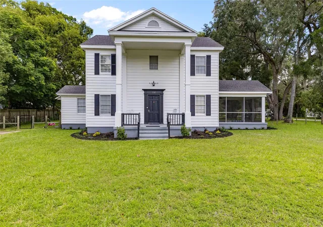 Homes for sale in Williston, FL | 330 Ne 1st Ave, Williston, FL 32696 | MLS# GC528021