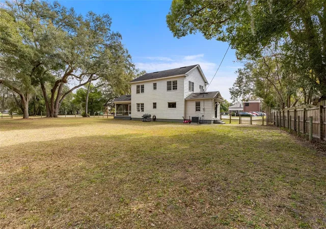 Homes for sale in Williston, FL | 330 Ne 1st Ave, Williston, FL 32696 | MLS# GC528021
