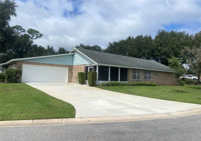 Photo 1 of Villa at 2400 S Glen Eagles Dr, Deland, FL 32724 | MLS# V4940798 | | Sold on 2026-09-01