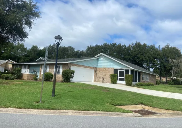 Photo 2 of Villa at 2400 S Glen Eagles Dr, Deland, FL 32724 | MLS# V4940798 | | Sold on 2026-09-01