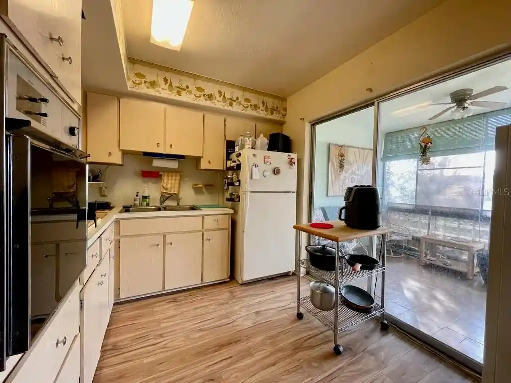 12th image of 4060 55Th St N, KENNETH CITY, FL 33709