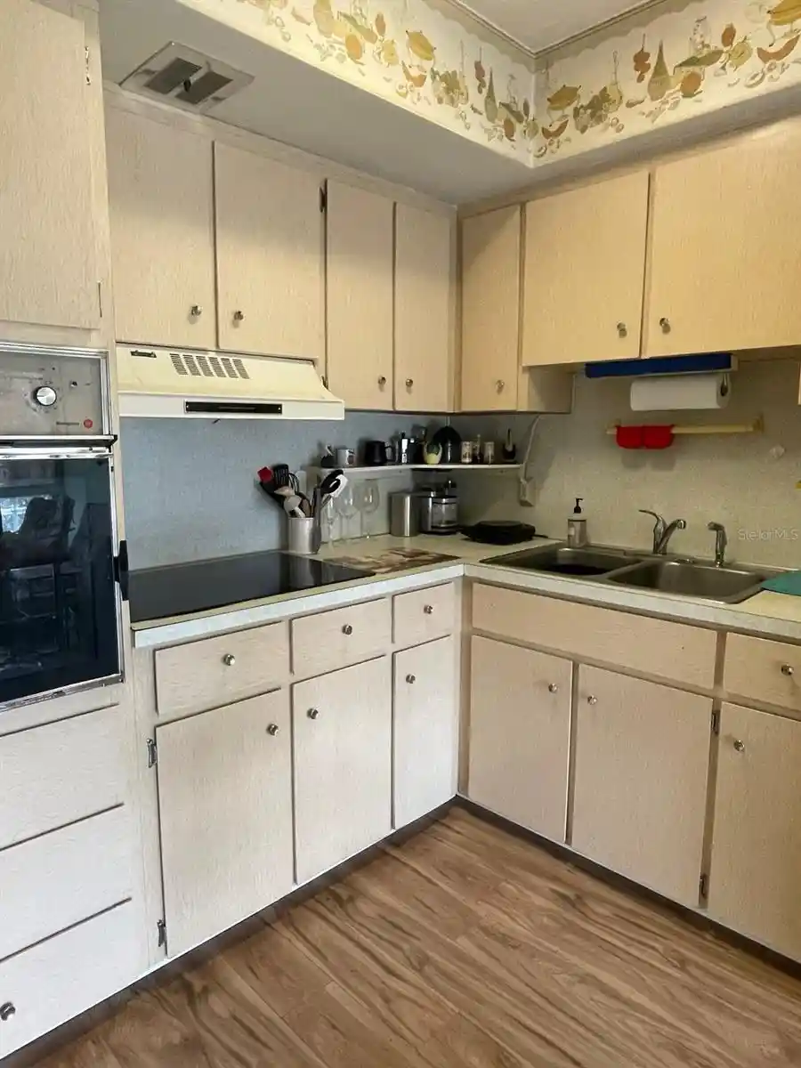 13th image of 4060 55Th St N, KENNETH CITY, FL 33709
