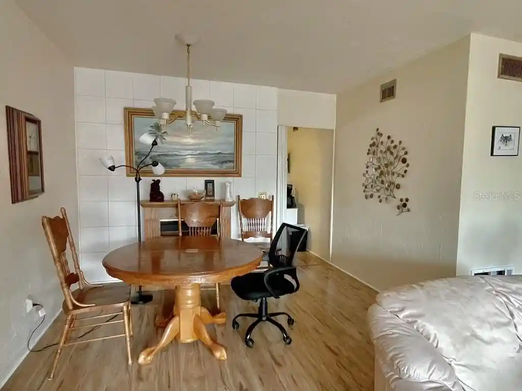 5th image of 4060 55Th St N, KENNETH CITY, FL 33709