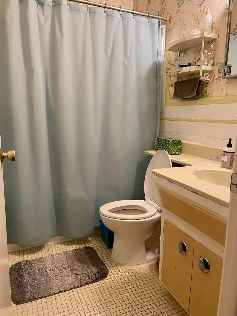 8th image of 4060 55Th St N, KENNETH CITY, FL 33709