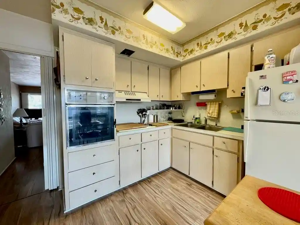 10th image of 4060 55Th St N, KENNETH CITY, FL 33709