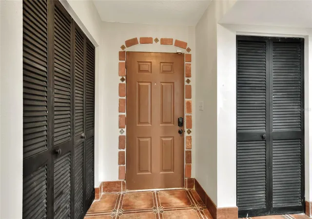 Listing Photo 5 - Condo for sale in building located at 1880 N Crystal Lake Dr, LAKELAND, FL 33801 - Unit #4