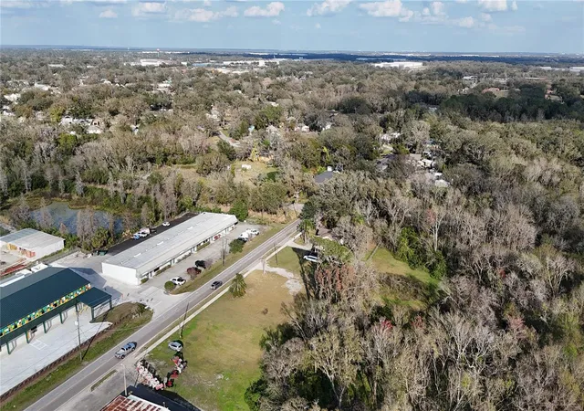 12th image of 713 E Alsobrook St, Plant City, FL 33563 | MLS# TB8350344