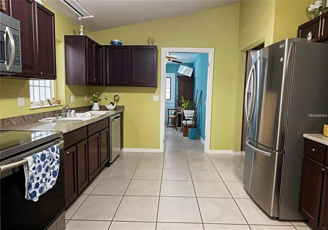 Photo 4 of Single family home for sale at 912 NE 144th Court, Silver Springs, FL 34488 | MLS# S5120669 | Listing updated on 2026-09-21