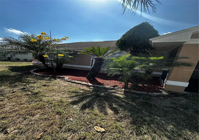 Photo 4 of Single family home for sale at 121 Loma Bonita Dr, Davenport, FL 33837 | MLS# O6280847 | Listing updated on 2026-09-01
