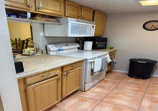 Photo 3 of Condo for sale at 3240 S Semoran Blvd #14, Orlando, FL 32822 | MLS# S5120740 | Listing updated on 2026-08-27