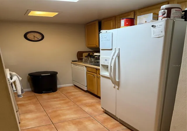 Listing Photo 4 - Condo for sale in building located at 3240 S Semoran Blvd, Orlando, FL 32822 - Unit #14