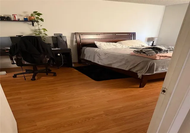Listing Photo 5 - Condo for sale in building located at 3240 S Semoran Blvd, Orlando, FL 32822 - Unit #14