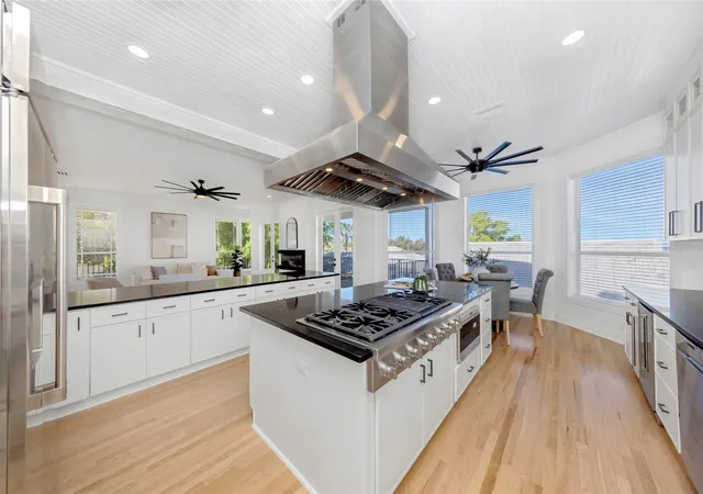 5th image of 606 Indiana Ave, Crystal Beach, FL 34681 | MLS# O6281455