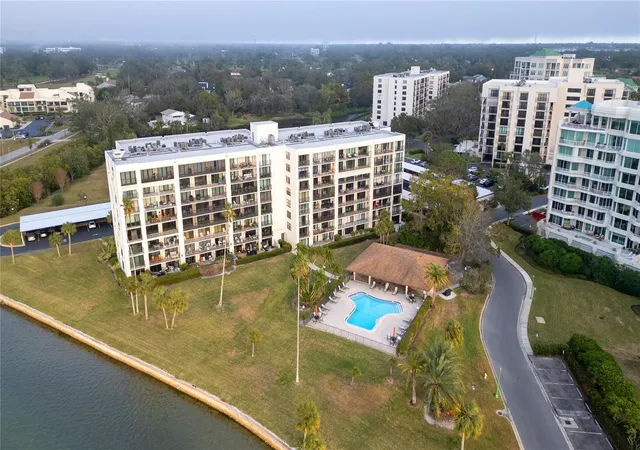 2nd image of 100 Oakmont Ln #605, Belleair, FL 33756 | MLS# TB8352097